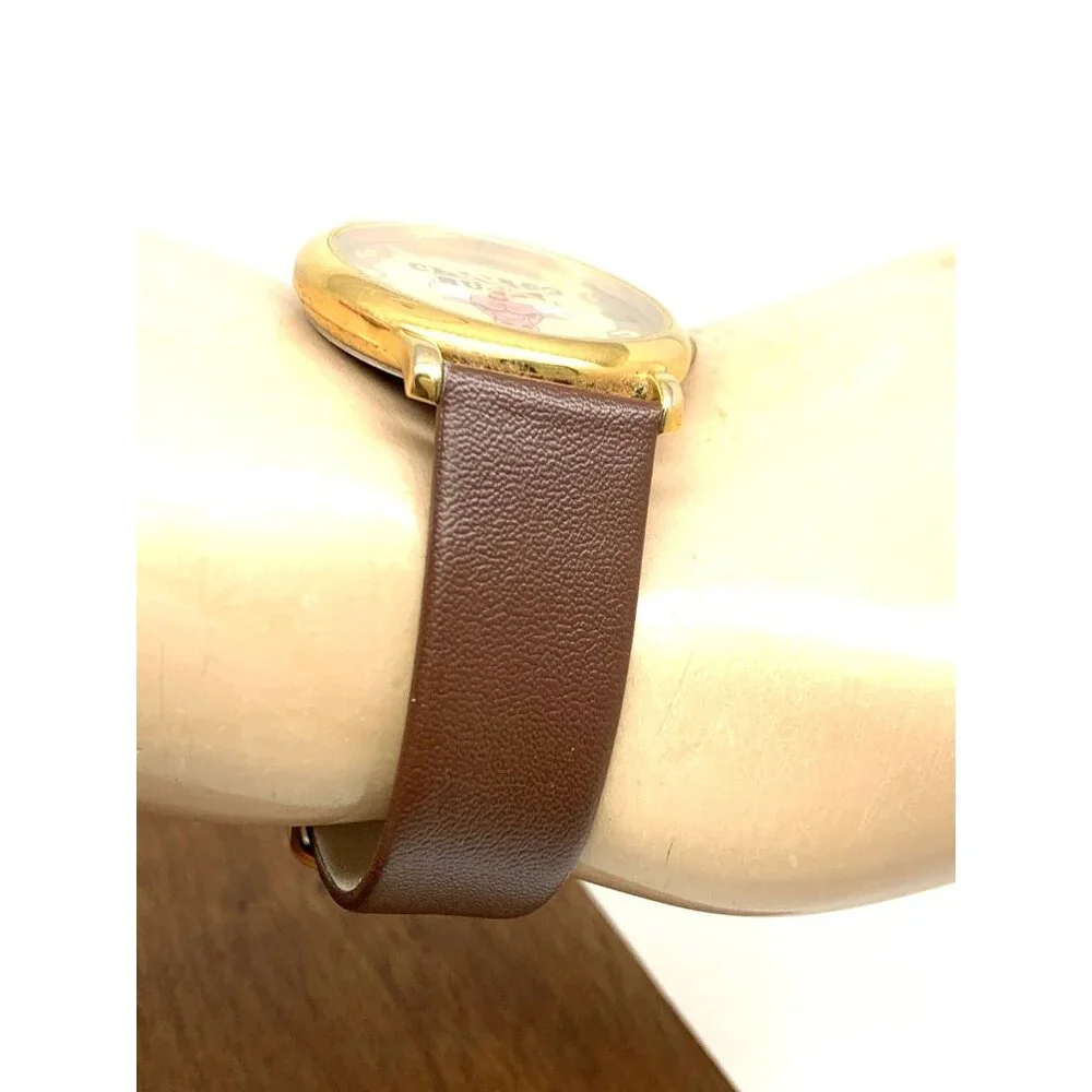 Chicago Bulls NBA Men's Watch Vintage Quartz Gold Dial Brown Leather Band 36mm